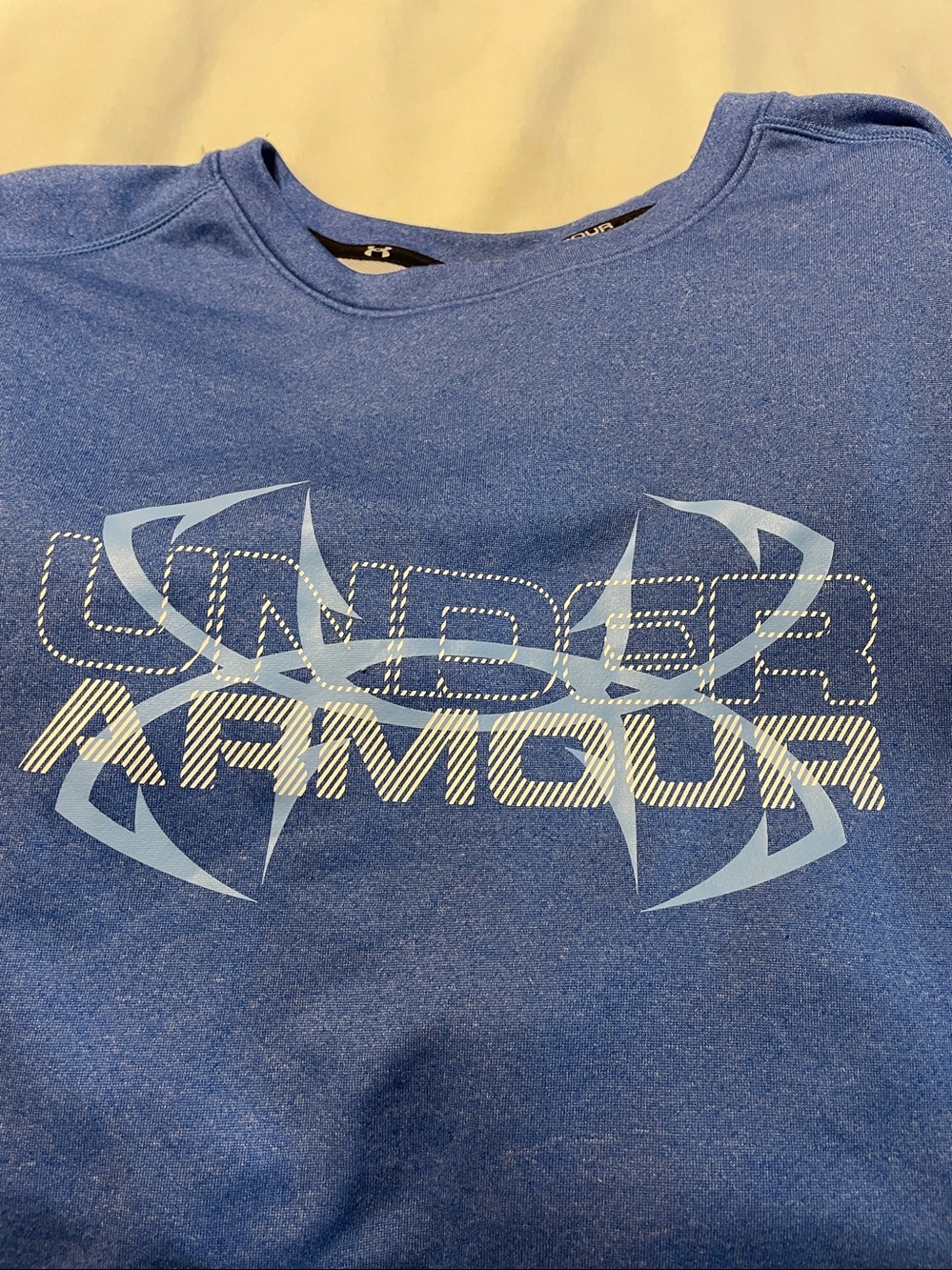 Under Armour Men’s Light Blue Crewneck Graphic Sweatshirt